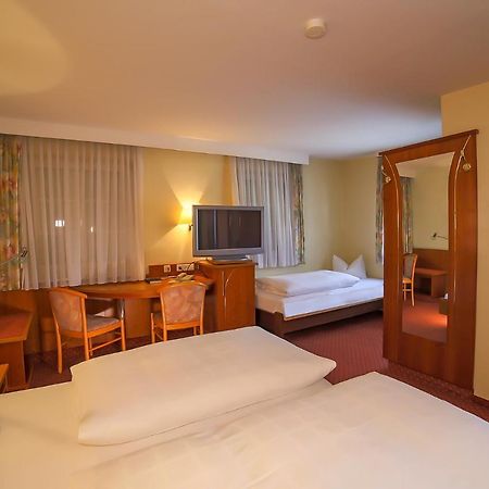 Hotel Post Leutkirch ลอยท์เคียร์ช อิม อัลล์กอย ภายนอก รูปภาพ