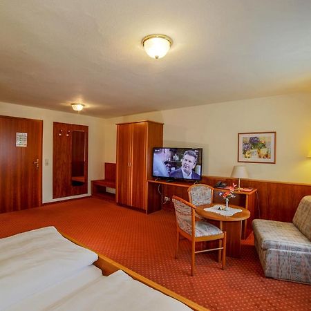 Hotel Post Leutkirch ลอยท์เคียร์ช อิม อัลล์กอย ภายนอก รูปภาพ