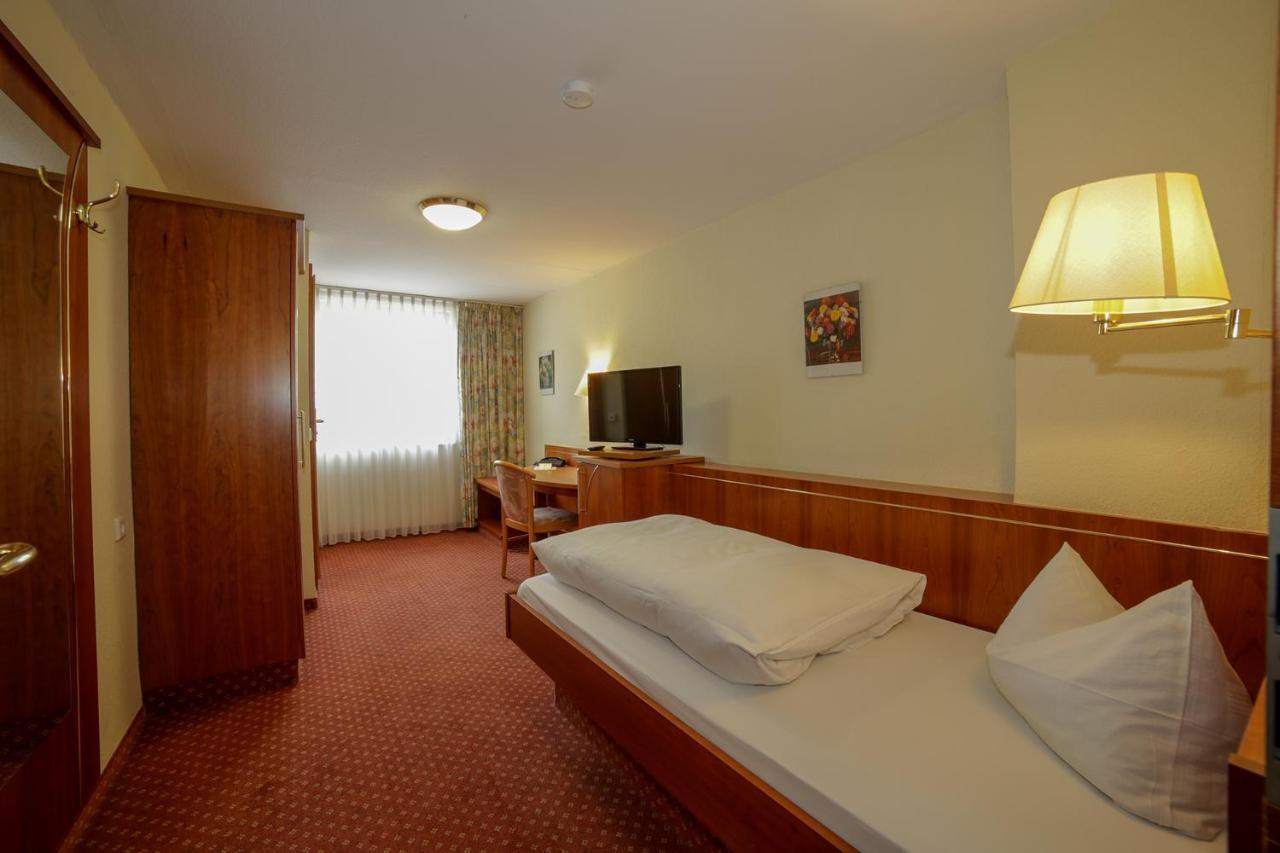 Hotel Post Leutkirch ลอยท์เคียร์ช อิม อัลล์กอย ภายนอก รูปภาพ