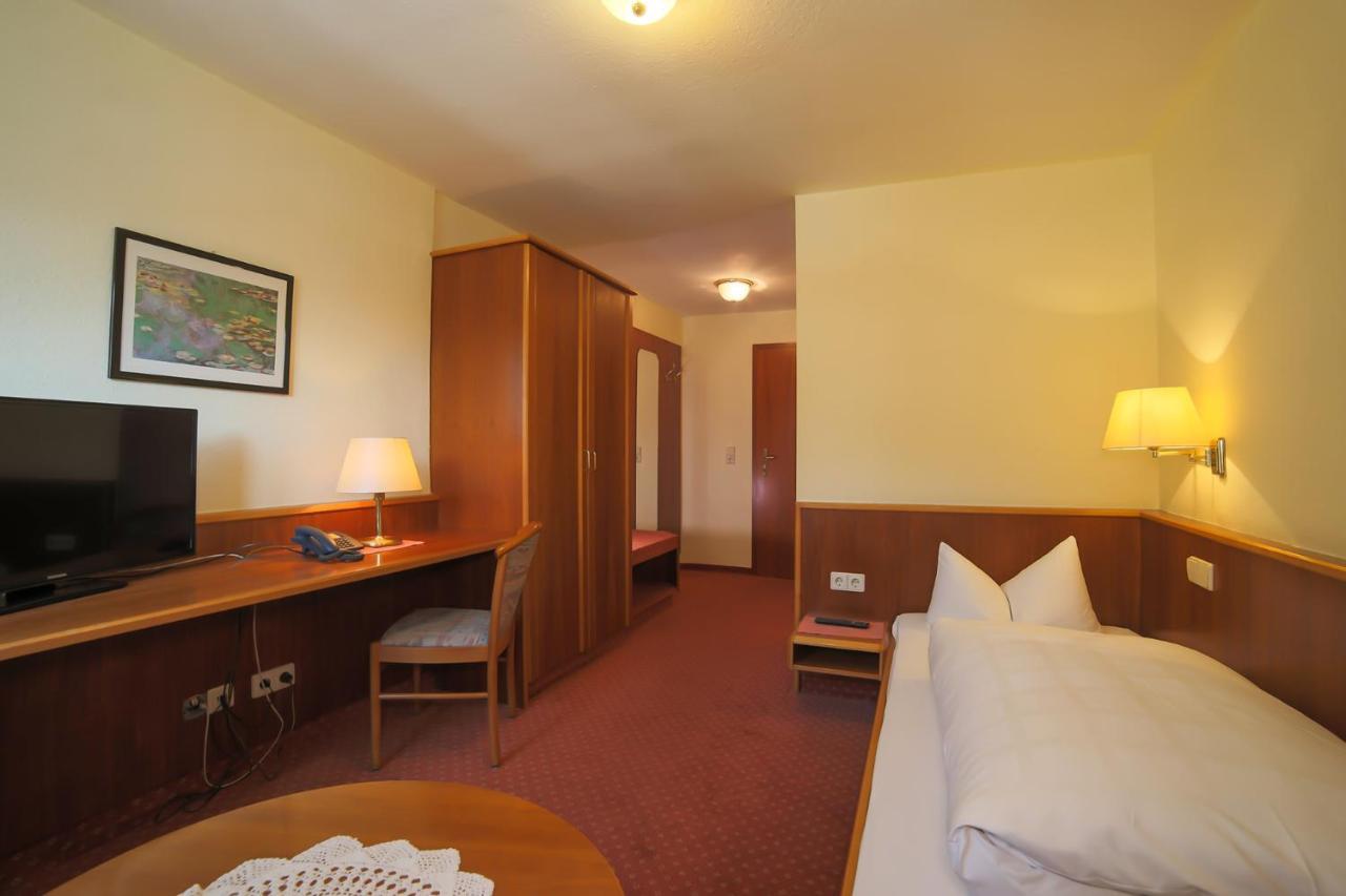 Hotel Post Leutkirch ลอยท์เคียร์ช อิม อัลล์กอย ภายนอก รูปภาพ