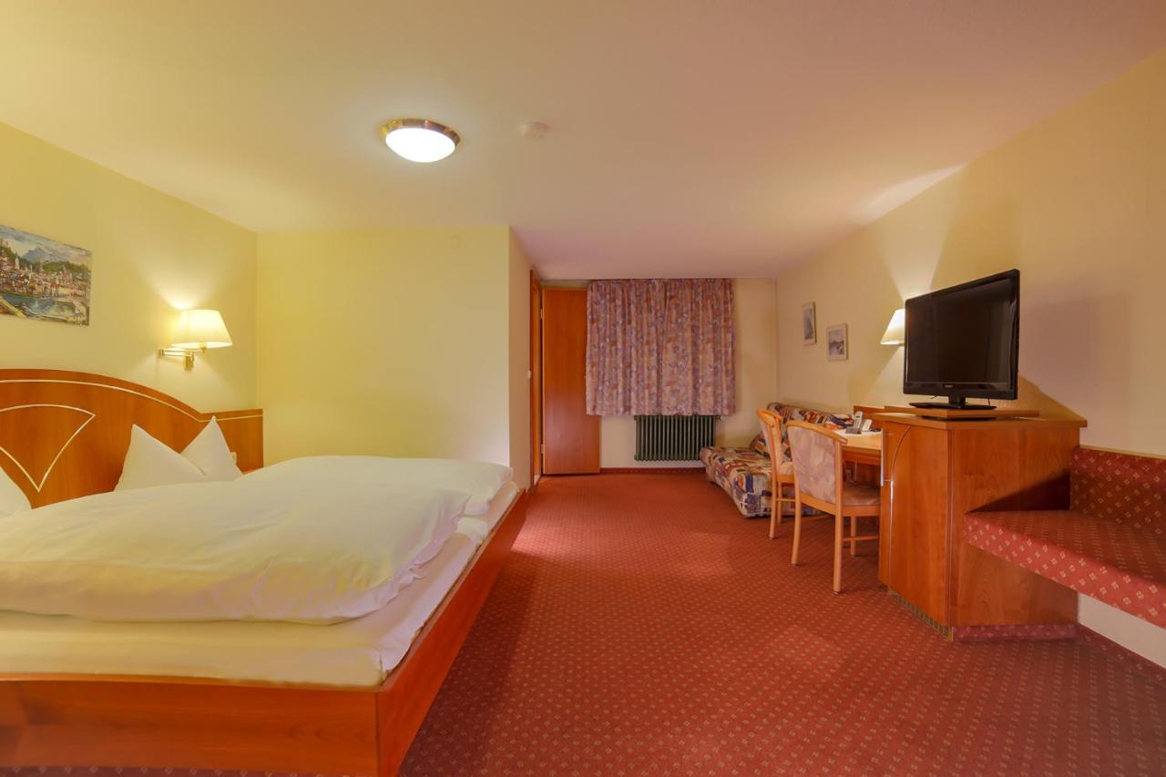 Hotel Post Leutkirch ลอยท์เคียร์ช อิม อัลล์กอย ภายนอก รูปภาพ