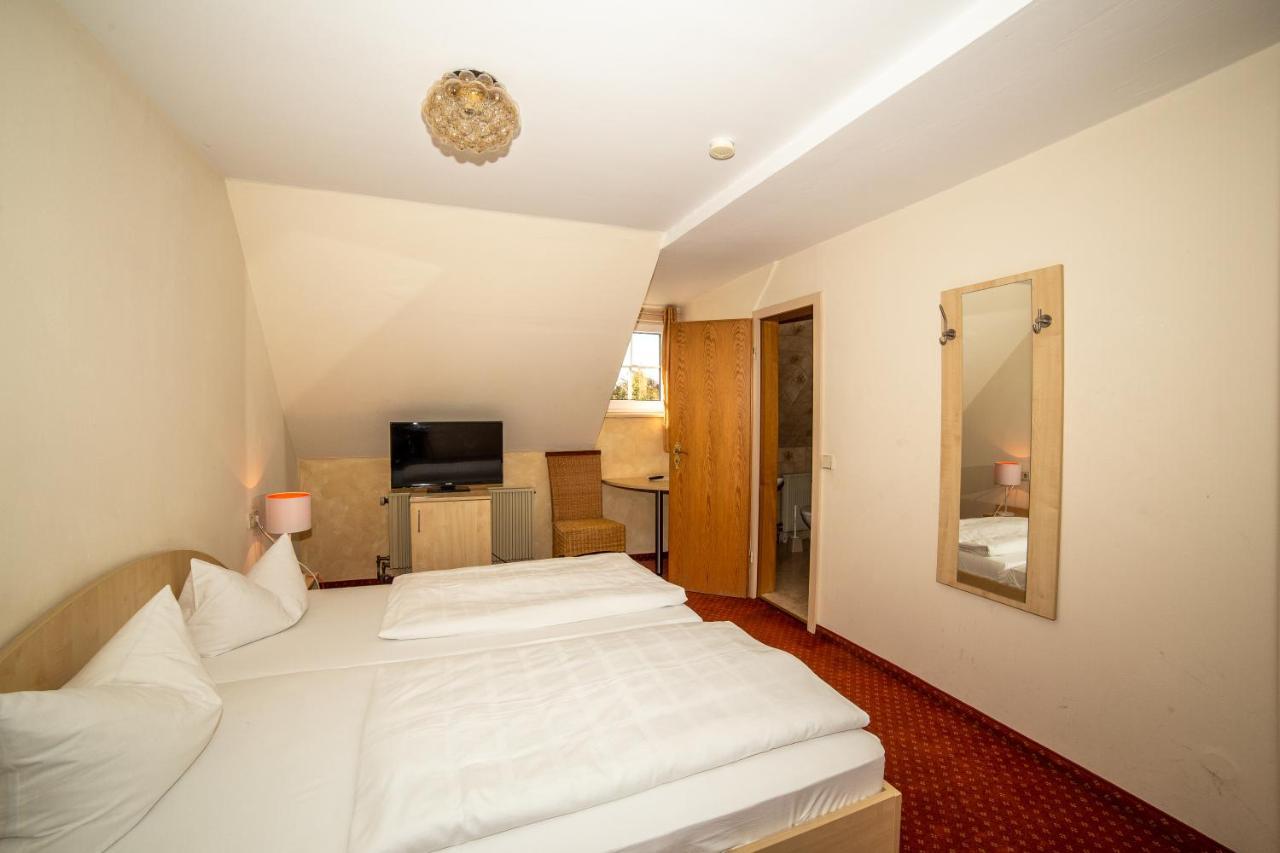 Hotel Post Leutkirch ลอยท์เคียร์ช อิม อัลล์กอย ภายนอก รูปภาพ