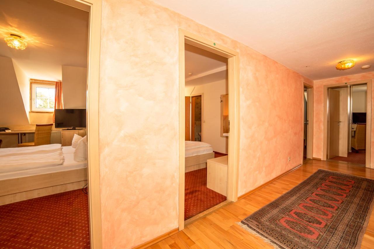 Hotel Post Leutkirch ลอยท์เคียร์ช อิม อัลล์กอย ภายนอก รูปภาพ