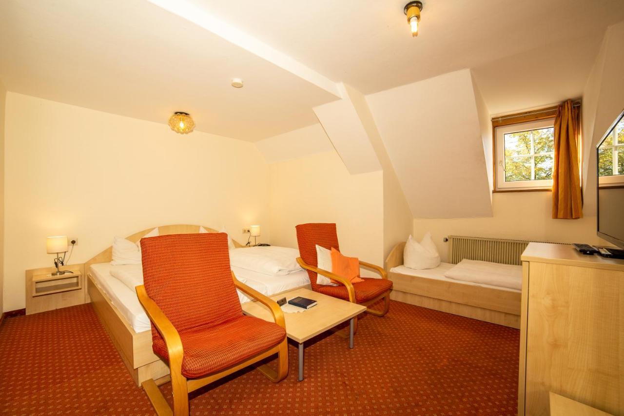 Hotel Post Leutkirch ลอยท์เคียร์ช อิม อัลล์กอย ภายนอก รูปภาพ
