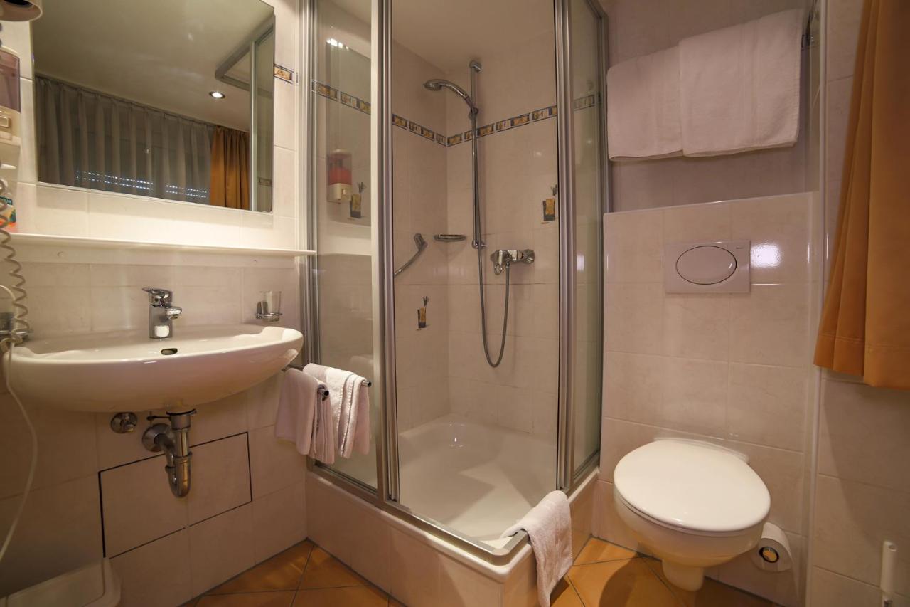 Hotel Post Leutkirch ลอยท์เคียร์ช อิม อัลล์กอย ภายนอก รูปภาพ